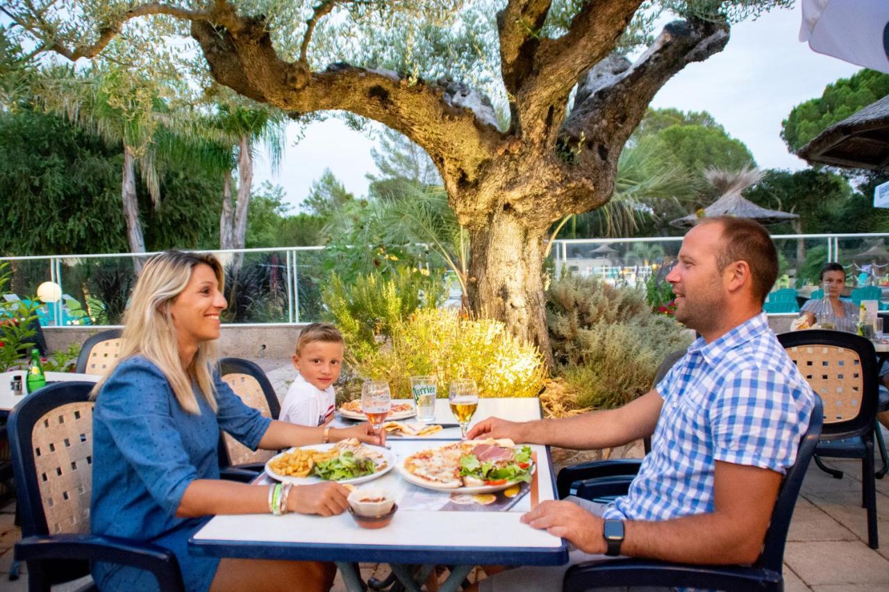 Chalets Met Buitenkeuken Op Camping Lei Suves - Joycasa Roquebrune-sur Argens Luaran gambar