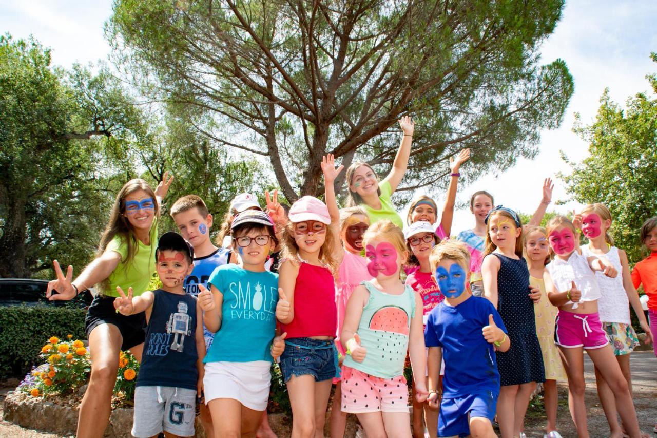 Chalets Met Buitenkeuken Op Camping Lei Suves - Joycasa Roquebrune-sur Argens Luaran gambar