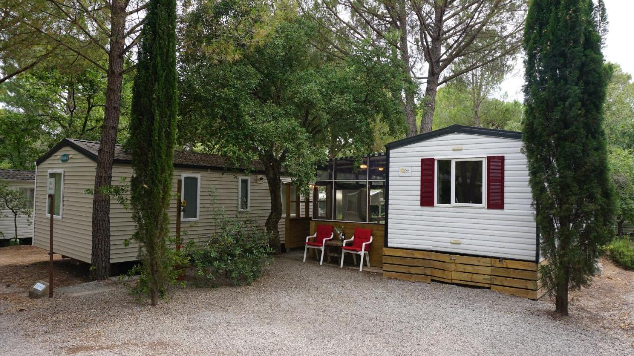 Chalets Met Buitenkeuken Op Camping Lei Suves - Joycasa Roquebrune-sur Argens Luaran gambar