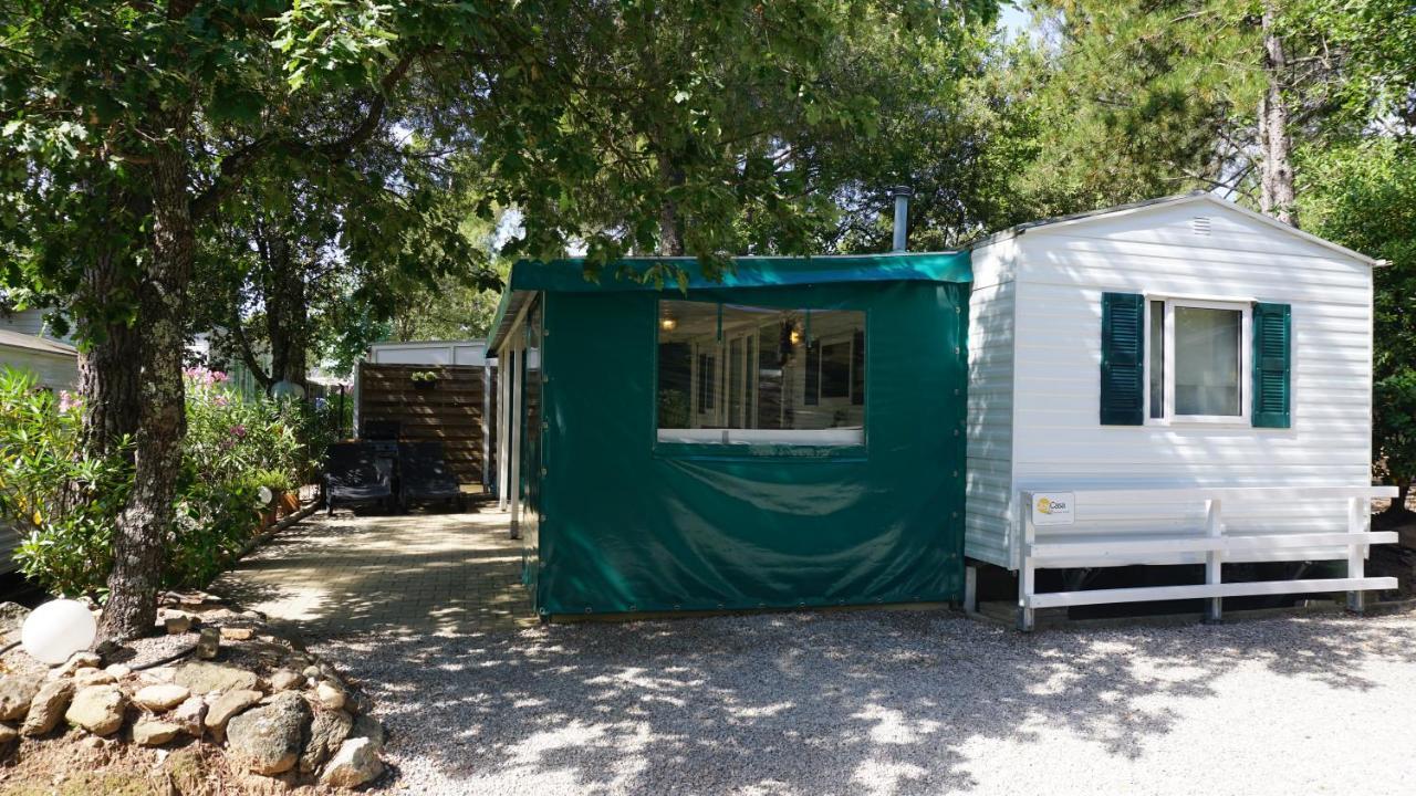 Chalets Met Buitenkeuken Op Camping Lei Suves - Joycasa Roquebrune-sur Argens Luaran gambar