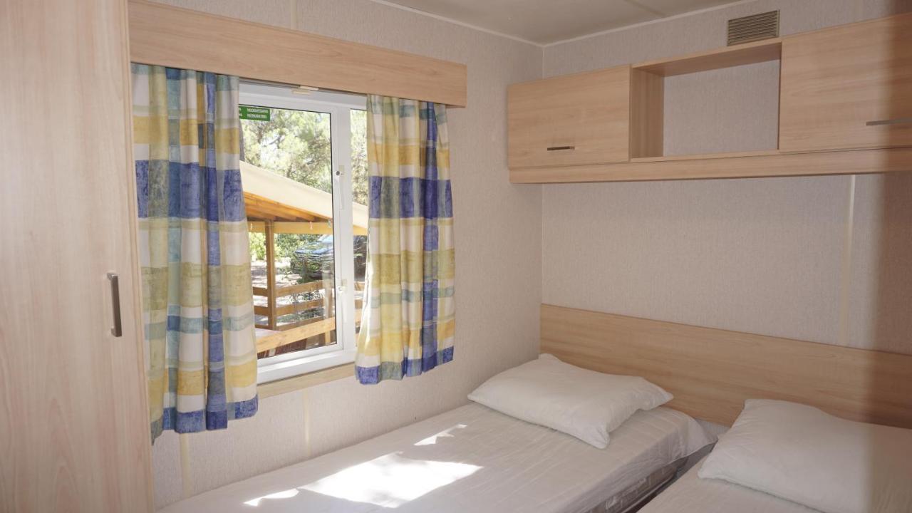 Chalets Met Buitenkeuken Op Camping Lei Suves - Joycasa Roquebrune-sur Argens Luaran gambar