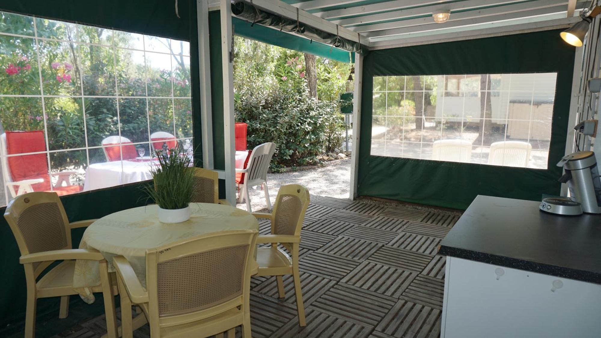 Chalets Met Buitenkeuken Op Camping Lei Suves - Joycasa Roquebrune-sur Argens Bilik gambar